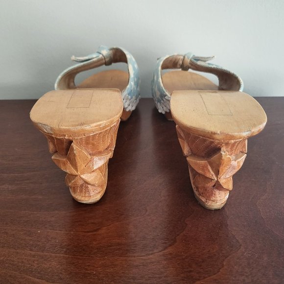 Betsey Johnson Blue Star wood Platform Sandals - Picture 6 of 7